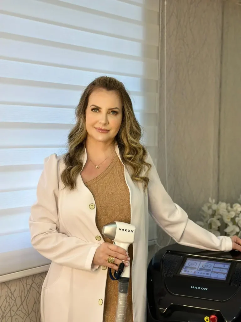 Dra-Daniela-fiamoncini-estetica-bigorrilho-Curitiba-_1_